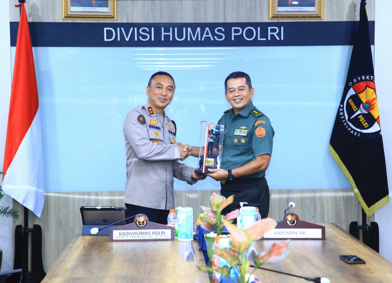 Kadiv Humas Terima Kunjungan Kapuspen Tni Di Gedung Humas Polri Wujud