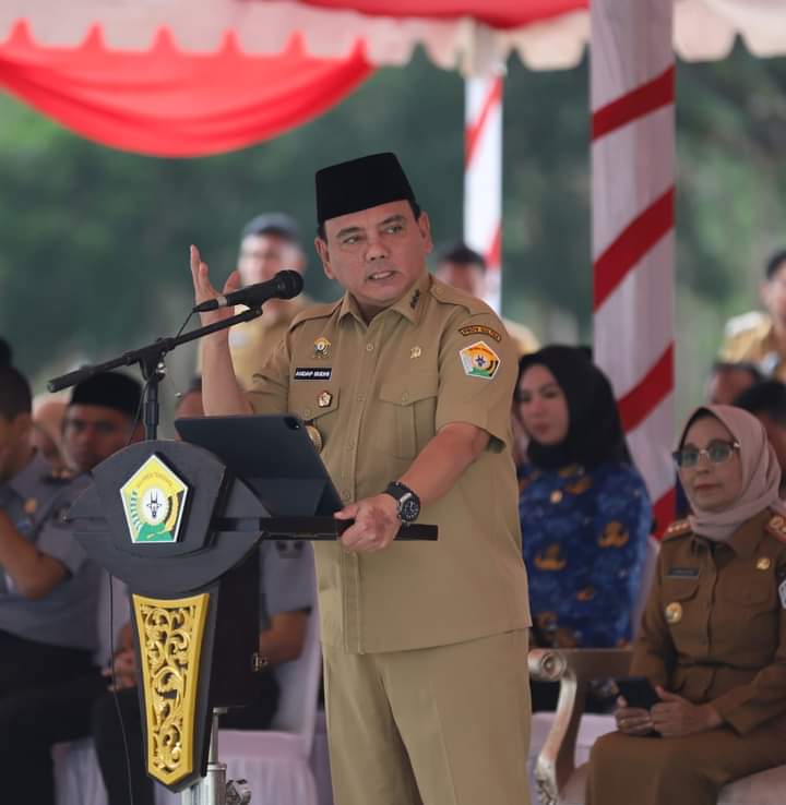 Pj Gubernur Resmi Serahkan Sk Gubernur Tentang Pengangkatan Pegawai